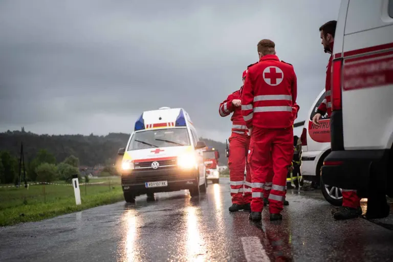 Maishofen - 77-jährige Lenkerin kracht in LKW