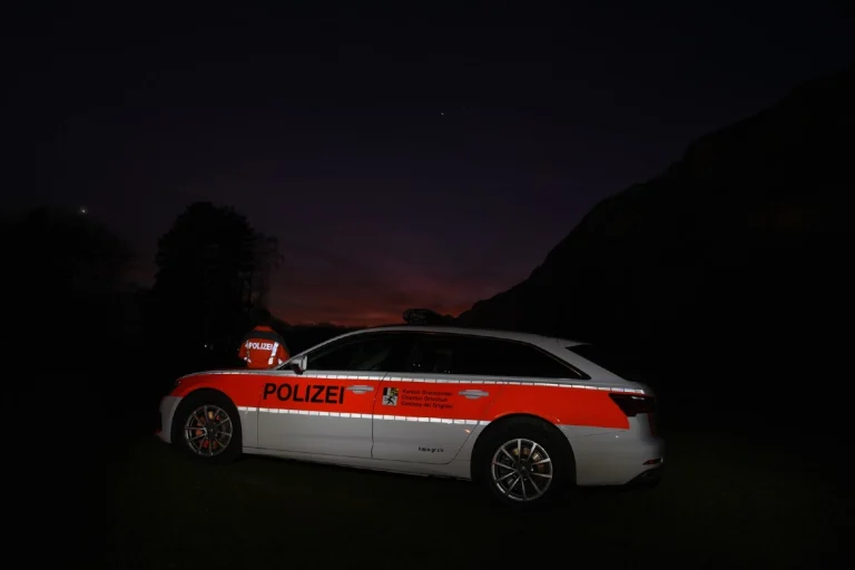 Davos Platz GR - Taxifahrer stirbt neben Taxi