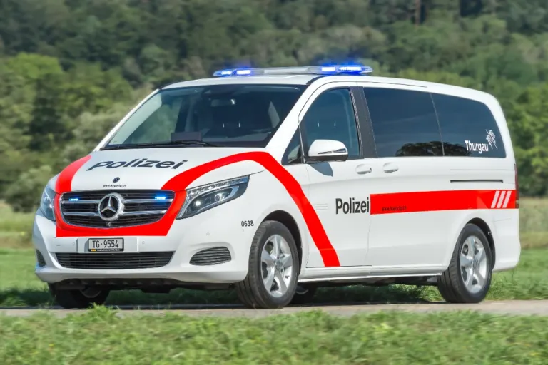 Tägerschen TG – Mofafahrer verletzt nach Kollision mit Auto