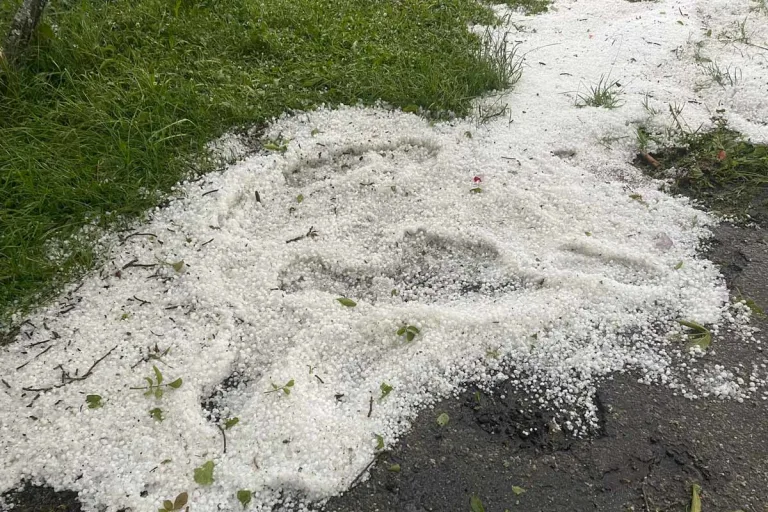 Kanton Aargau - Grosseinsatz infolge Unwetter für die Feuerwehren