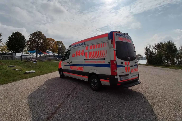 Wien - 52-jähriger Mann nach Verkehrsunfall schwer verletzt