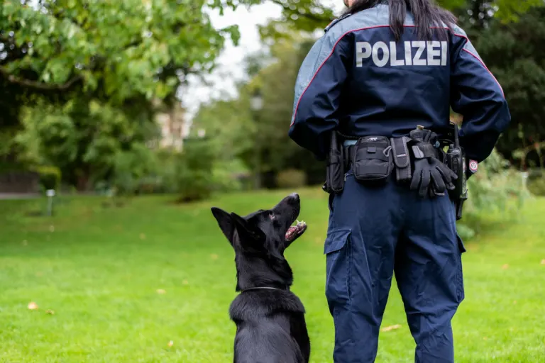 Fussballfans greifen nach Spiel FC Winterthur - Grasshoppers Polizei an