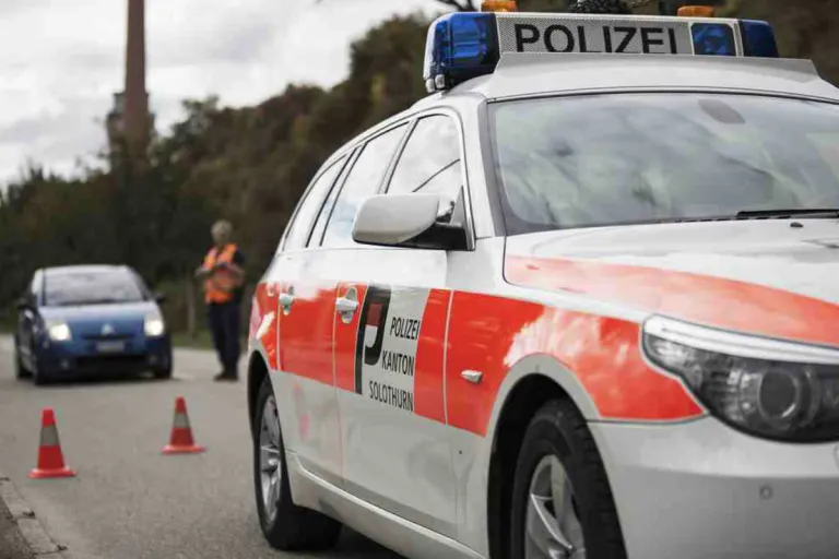 Bättwil SO – Frau gerät nach Sturz unter ein Tram