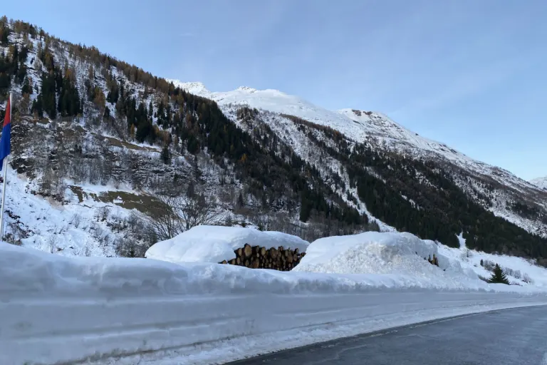 Lawine im Lungau - Mann von Schneebrett rund 100 Meter mitgerissen!
