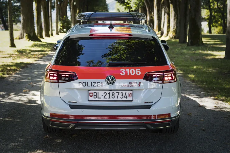 Reinach BL – Kollision zwischen zwei Personenwagen