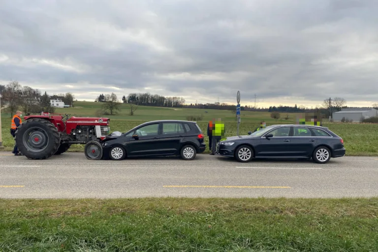 Kappel SO – Traktor kollidiert frontal mit Auto