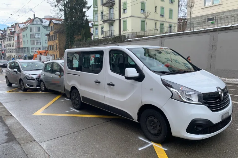 Stadt St. Gallen - Auffahrkollision mit zwei Verletzten
