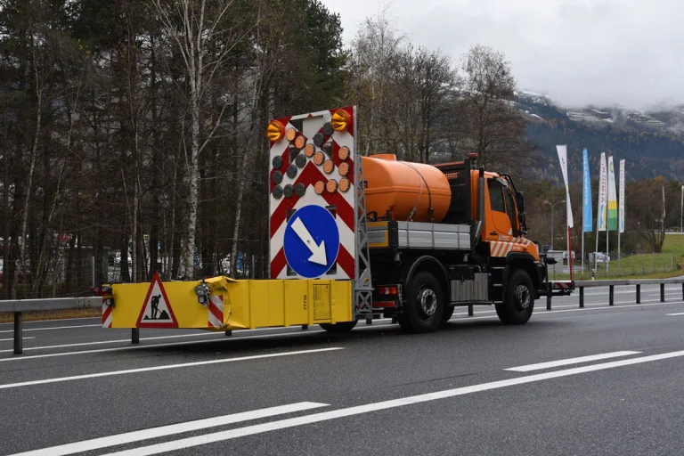 Thusis GR – Mit Anpralldämpfer kollidiert und weitergefahren