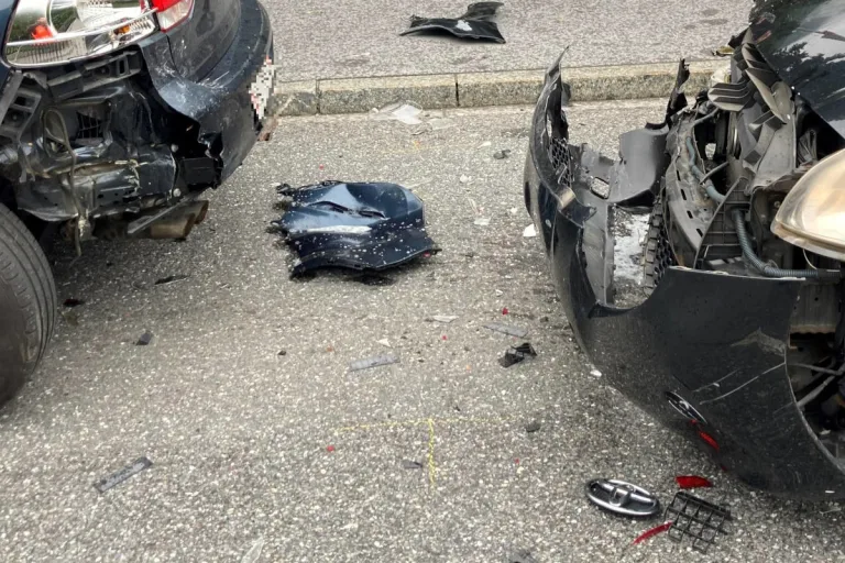 Näfels GL – Durch Unachtsamkeit Auffahrunfall verursacht