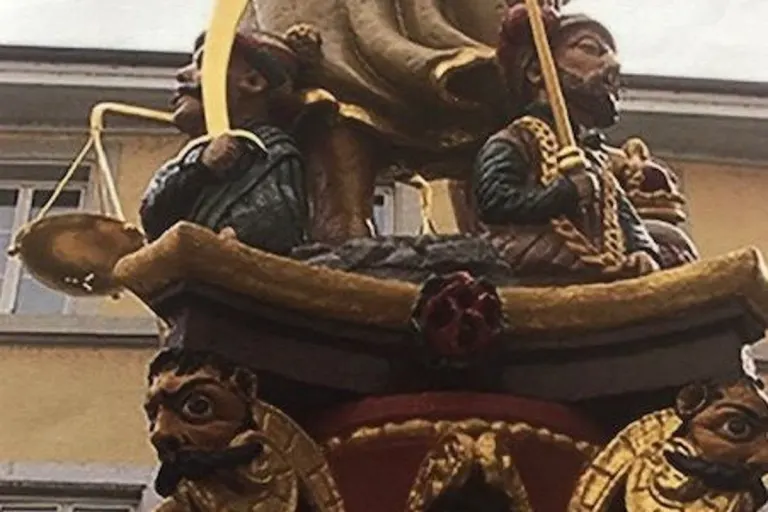 Stadt Solothurn - Diebstahl von Krummsäbel und Zepter vom Gerechtigkeitsbrunnen