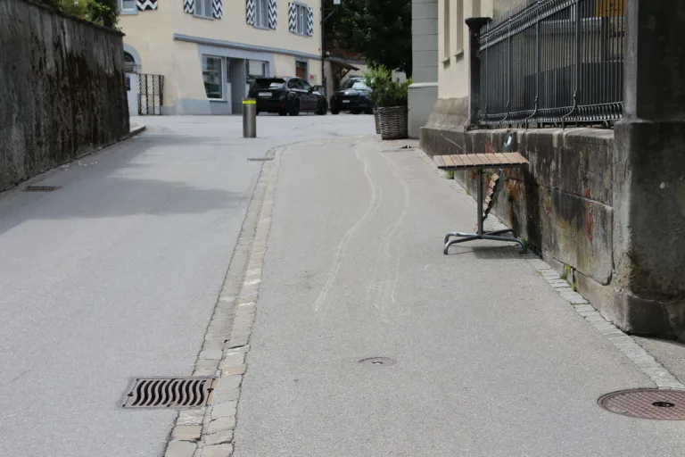 Appenzell AI – 90-Jähriger fährt trotz Poller in Fussgängerzone