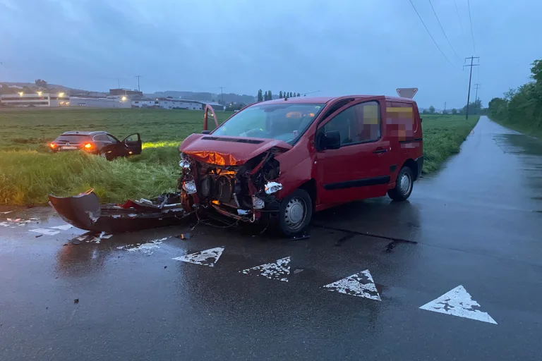Verkehrsunfall mit hohem Sachschaden in Islikon TG 