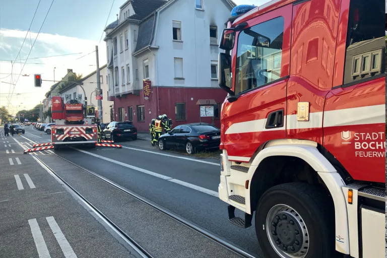 Bochum NW – Brand einer Küche in Mehrfamilienhaus