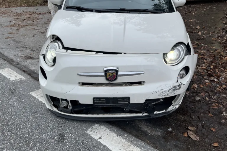Chur GR - Auf der Malixerstrasse mit dem Fiat 500 Abarth verunfallt