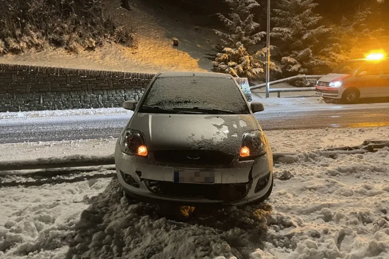 St. Moritz GR – Fahrunfähiger Junglenker verunfallt - Führerausweis aberkannt