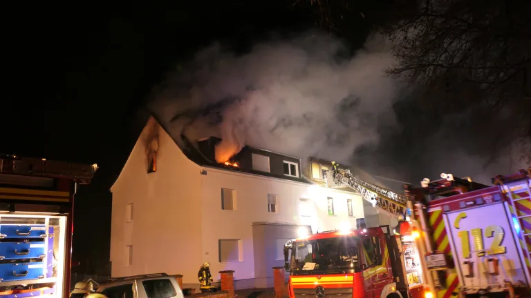 Dortmund-Oestrich – 72-Jähriger bewusstlos aus brennender Wohnung gerettet