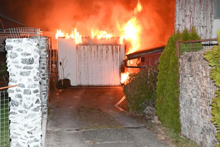 Flawil SG – Wilerstrasse nach Brand gesperrt