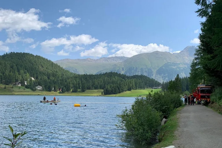 St. Moritz GR – Quad nach Wendemanöver im See versunken