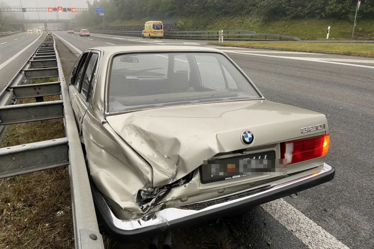 A1 Lenzburg AG – Gegen Leitplanken geprallt