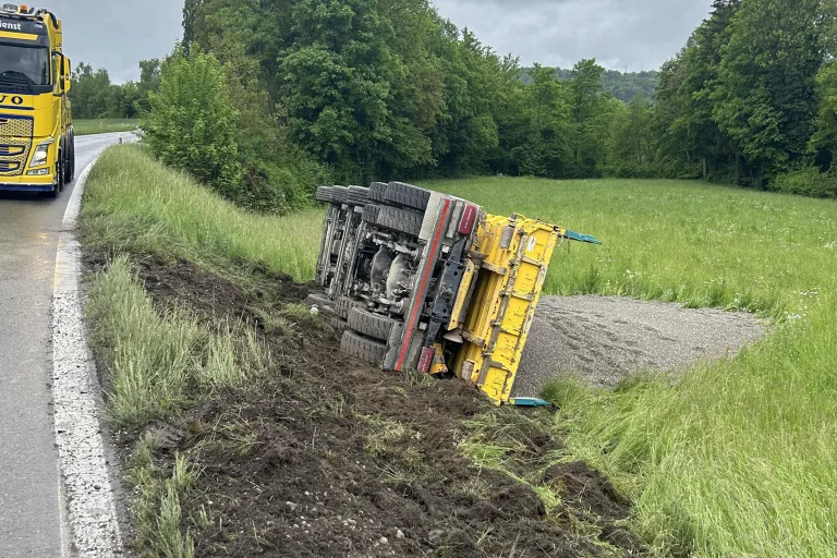 Birmenstorf AG – Strasse nach Unfall mehrere Stunden gesperrt 