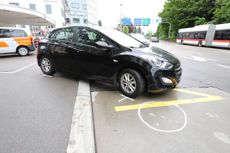 Stadt St.Gallen – Kollision zwischen Auto und E-Bike