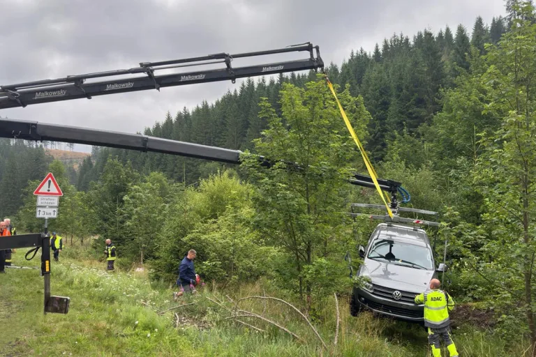 Unfall in Schulenberg NI – Autofahrer (18) bei Alleinunfall verletzt