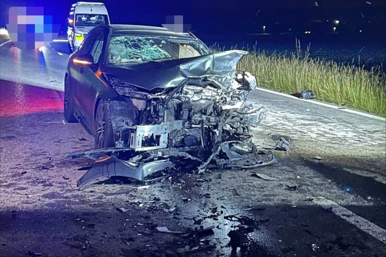 Kölliken AG – Verkehrsunfall zwischen Mercedes und Audi fordert drei Schwerverletzte
