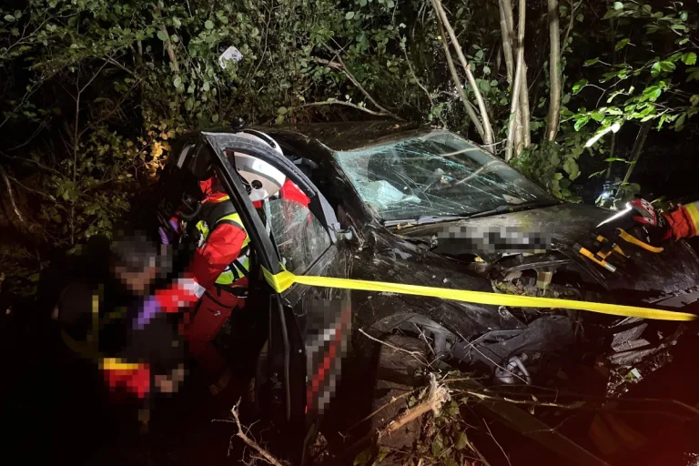 Kammersrohr SO - Fahrer konnte sich nach Unfall nicht selber aus dem Auto befreien - Drogenschnelltest positiv