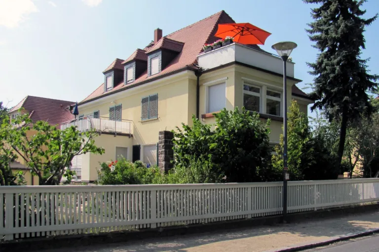 Gmunden - Mann stürzte von Balkon