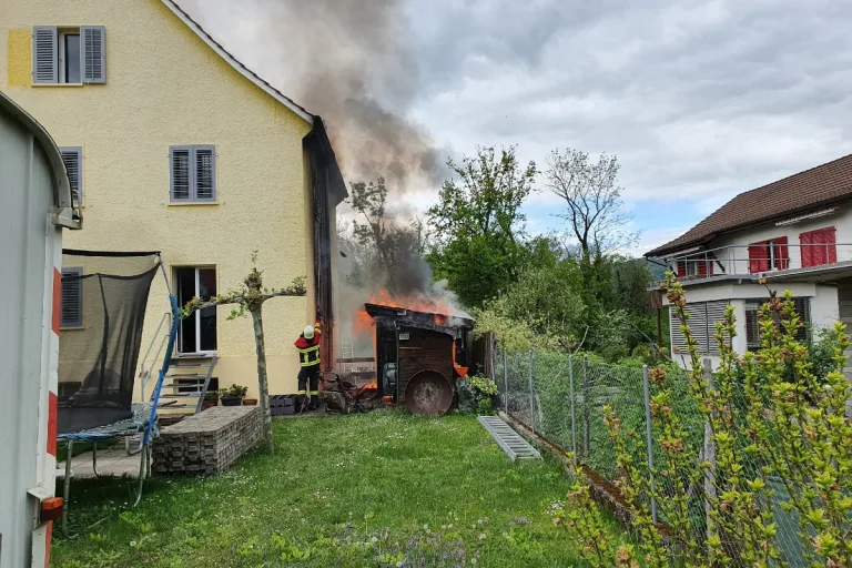 Fereuerwehreinsätze in Aarau AG - Zwei Mal wegen Brand ausgerückt