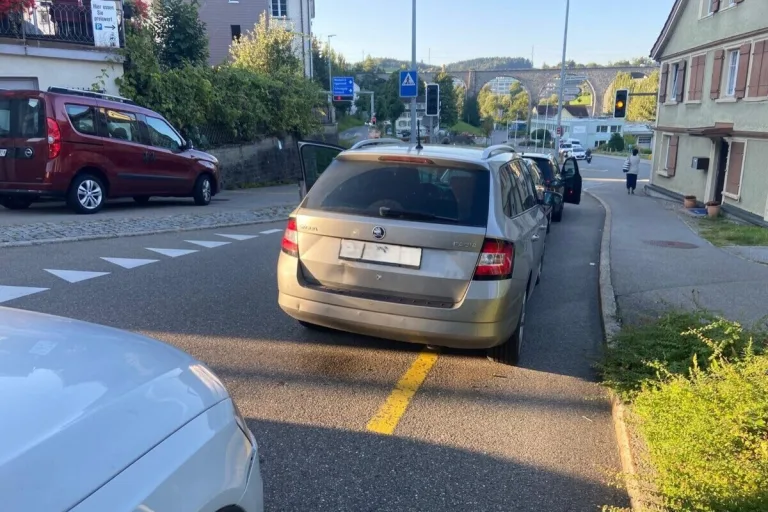 Herisau AR – Auffahrunfall mit vier Autos