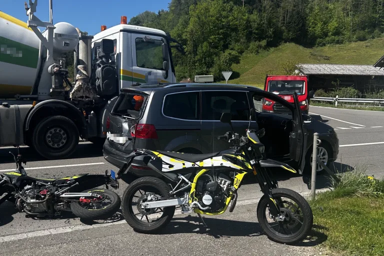 Flawil SG – 16-jähriger Motorradfahrer bei Unfall verletzt