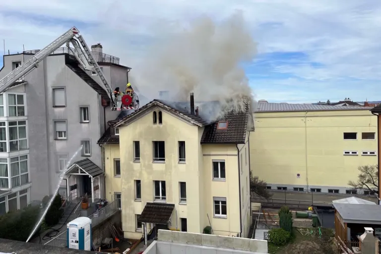 Rorschach SG - Strassen wegen Brand gesperrt