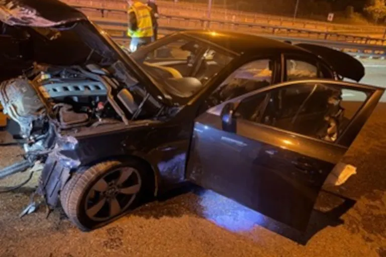Unfall in Wien – Lenker flüchtet mit bis zu 250 km/h