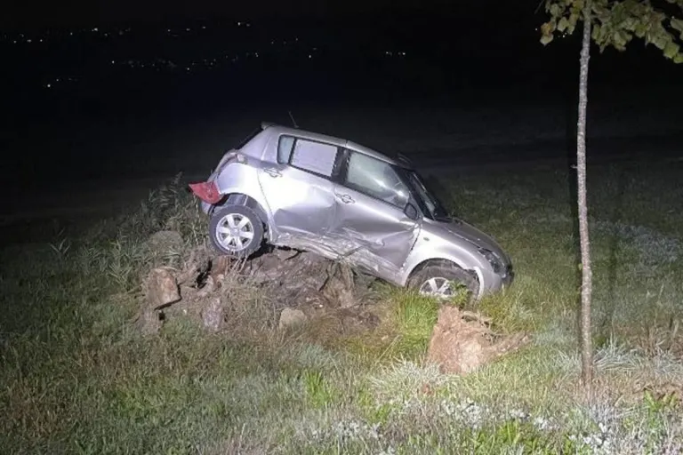 Rottenschwil AG – Von Strasse abgekommen und in Holzhaufen geprallt