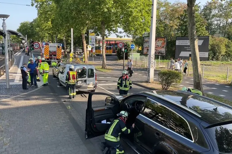 B9 Bonn NW – Drei Verletzte bei Auffahrunfall