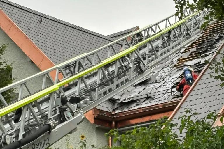 Zürich-Affoltern ZH – Brand in einem Dachstock im Kreis 11
