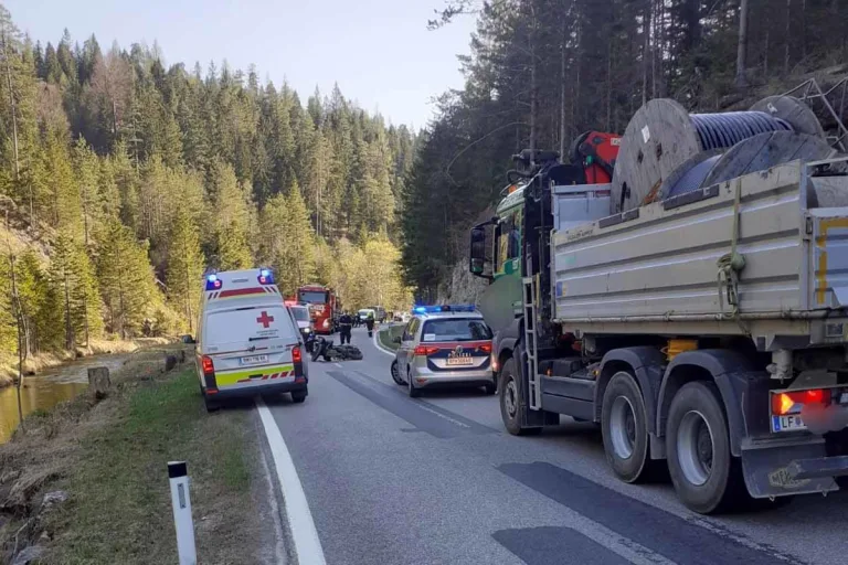 St. Aegyd am Neuwalde - Schwerer Motorradunfall
