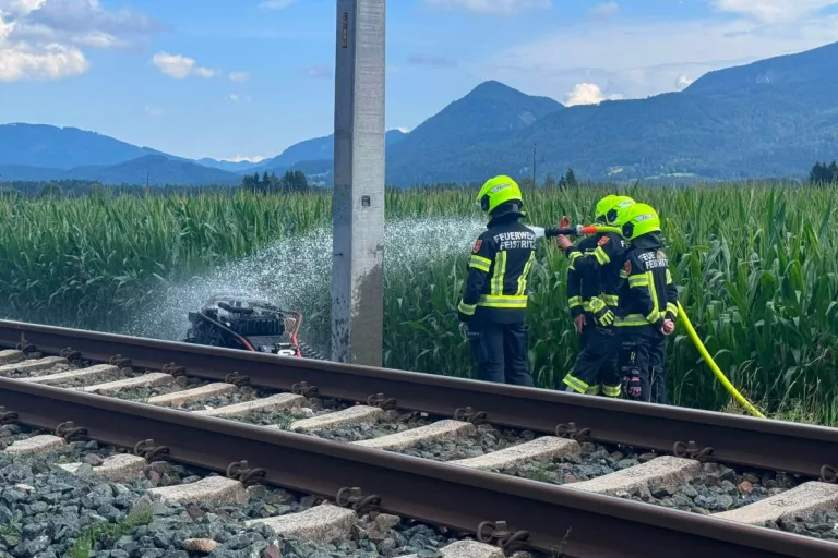 Unterlibitsch – Mähraupe in Brand geraten