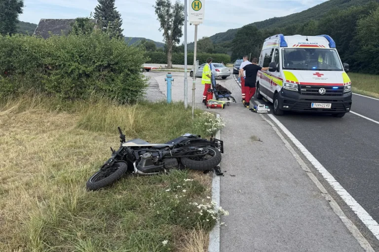 Klausen-Leopoldsdorf – Motorradfahrer bei Unfall verletzt