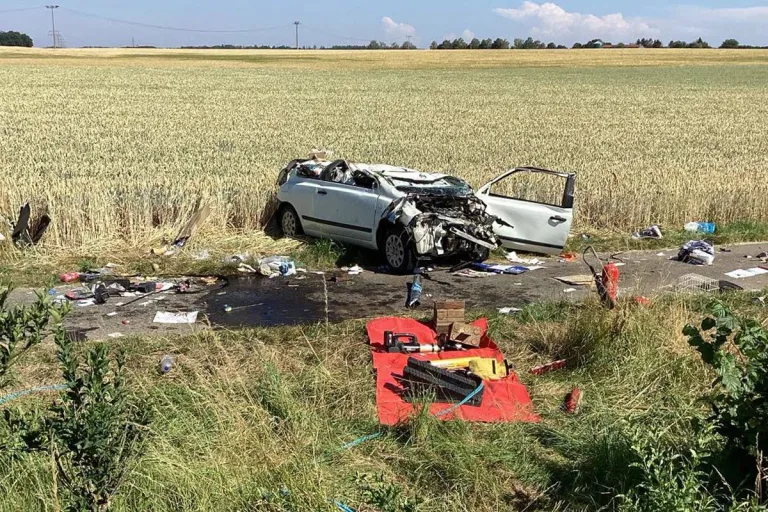 Ulm – Autofahrer stirbt bei Unfall mit Überschlag auf der B30