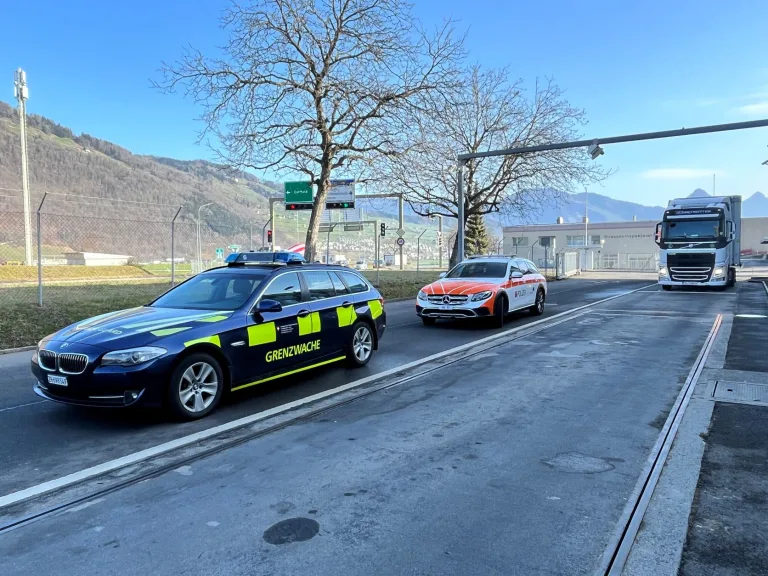 Stans NW: Schwerverkehrskontrolle auf der Autobahn A2