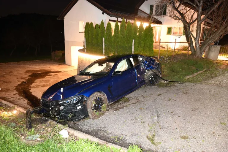 Oberbüren SG - Enormer Sachschaden nach Selbstunfall 