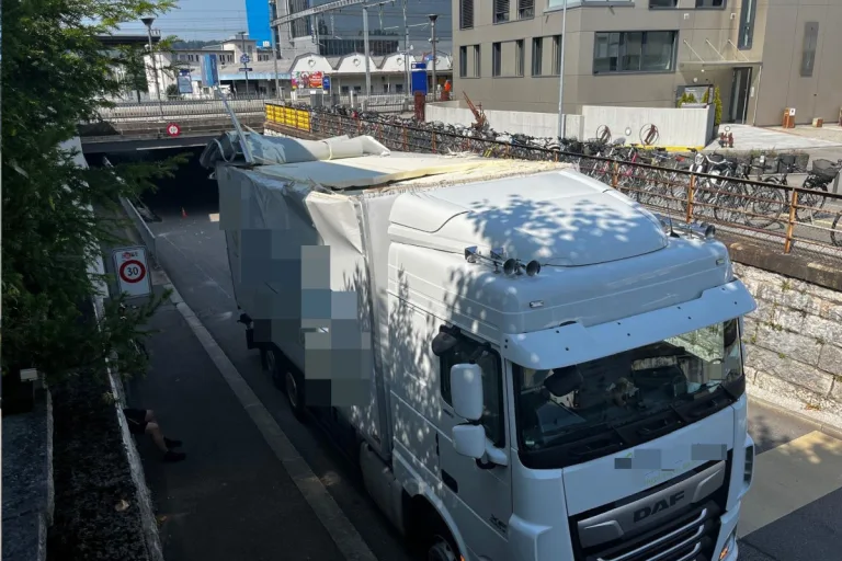 Zofingen AG – Unfall mit Lastwagen