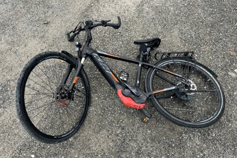 Rebstein SG - Wer kennt im Zusammenhang mit einem Tötungsdelikt dieses Velo?