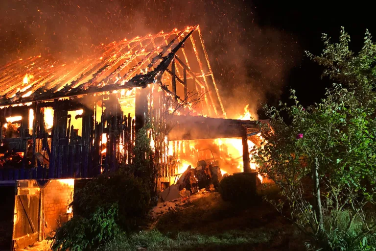 Markdorf – Drei zeitgleiche Brände erfordern Großeinsatz der Feuerwehren