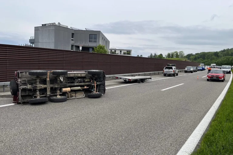 Rorschacherberg SG - Rückstau auf der Autobahn A1 aufgrund eines Unfalls