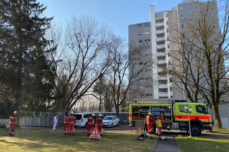 Opfikon ZH – Brand in Hochhaus