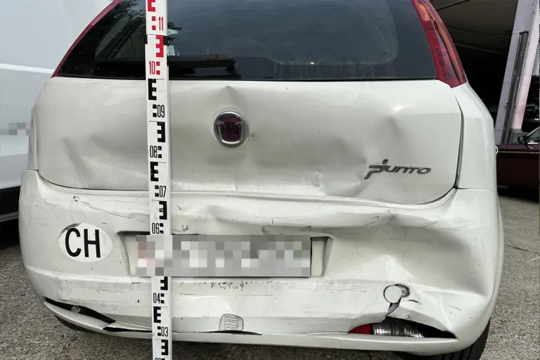 St. Gallen SG – Person bei Auffahrkollision mit drei Autos verletzt
