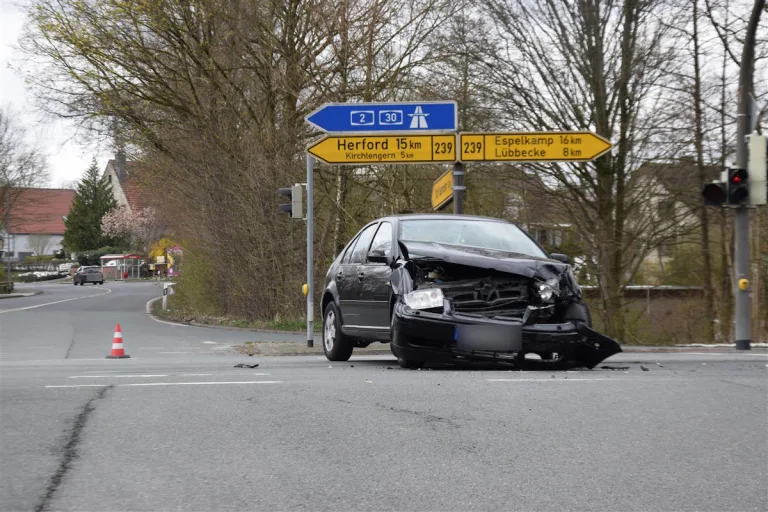 Kirchlengern – Verkehrsunfall im Kreuzungsbereich